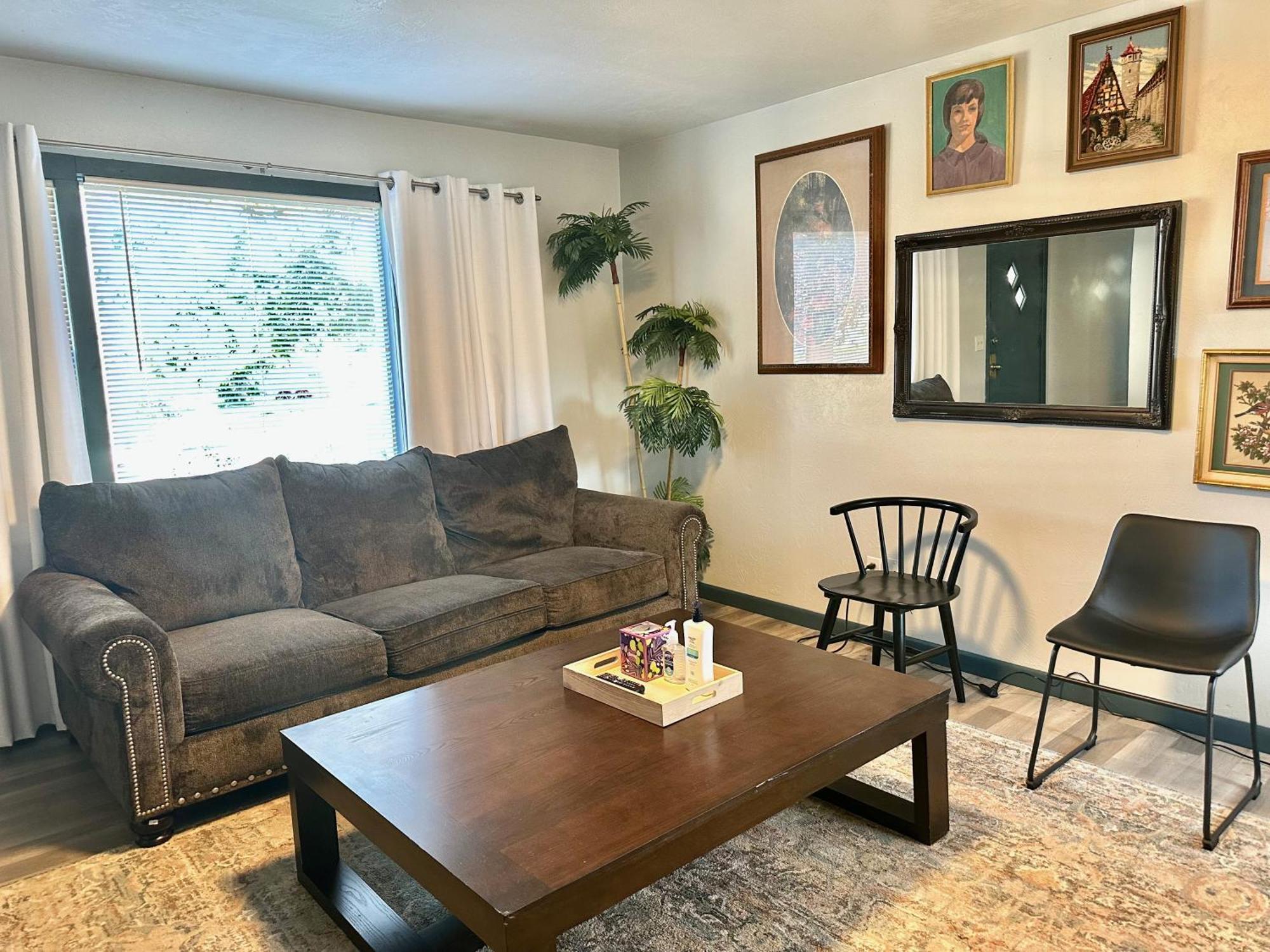 Cozy Winter Getaway With Garden 20-A Villa Oklahoma City Bagian luar foto