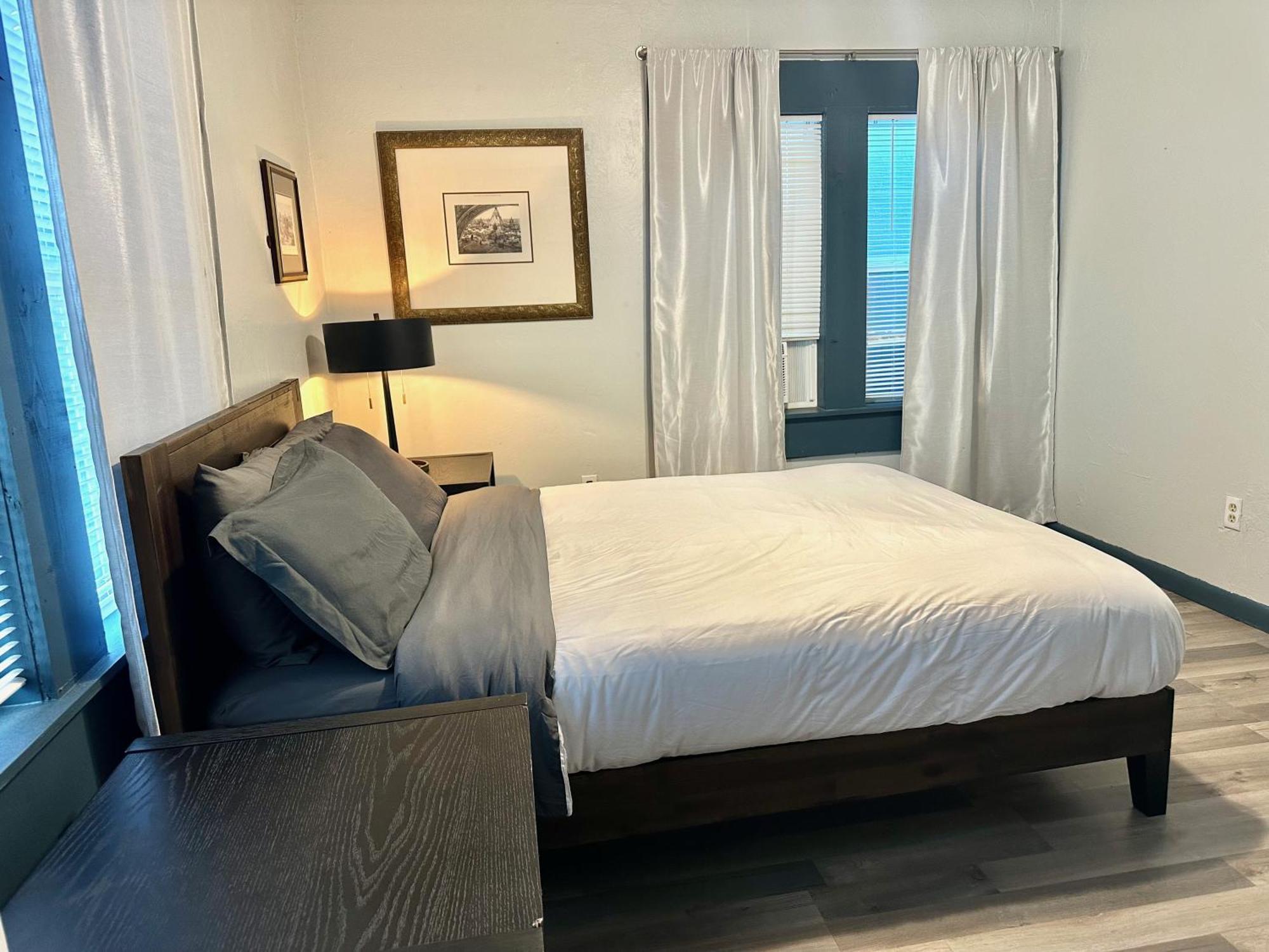 Cozy Winter Getaway With Garden 20-A Villa Oklahoma City Bagian luar foto