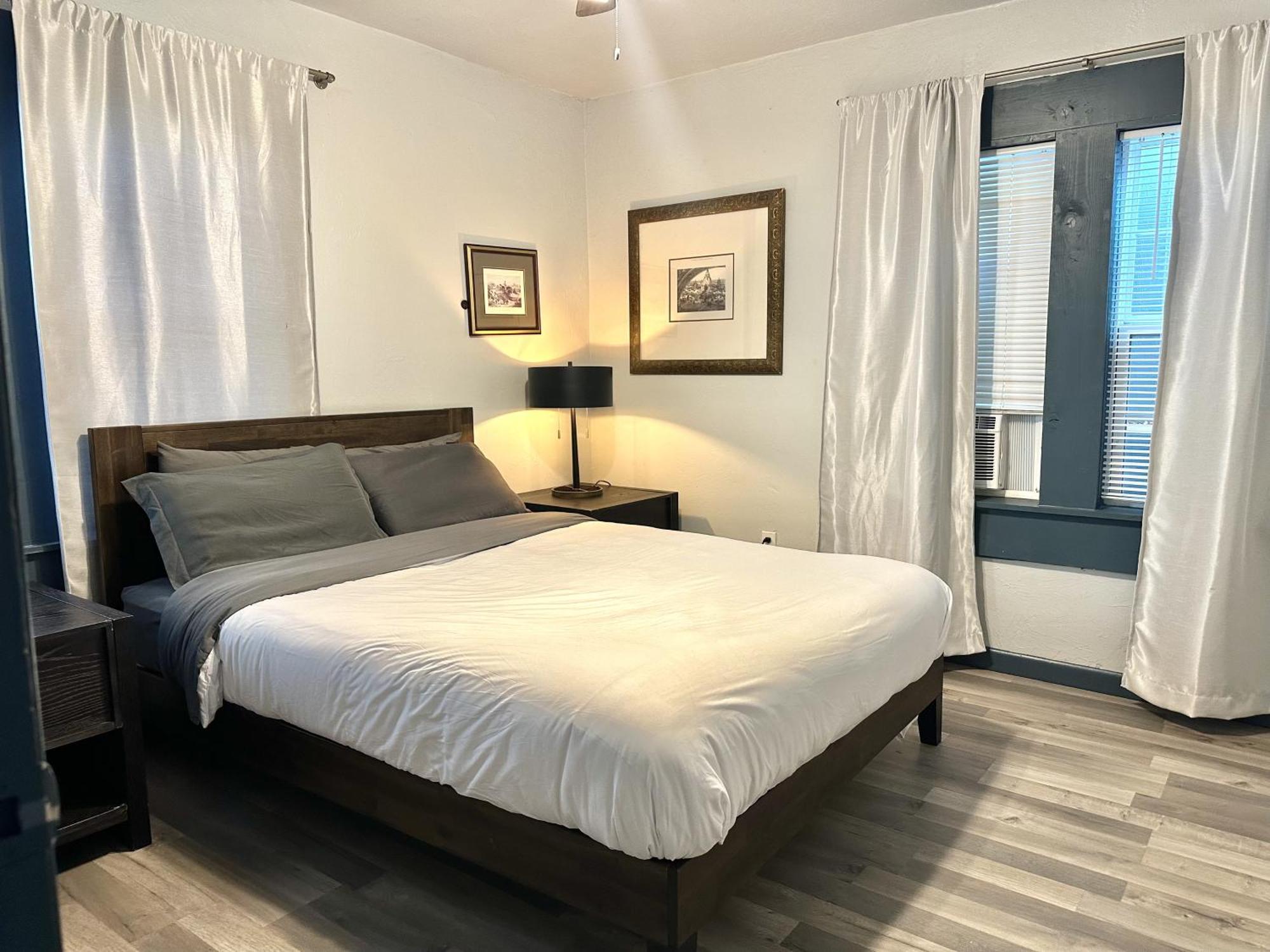 Cozy Winter Getaway With Garden 20-A Villa Oklahoma City Bagian luar foto